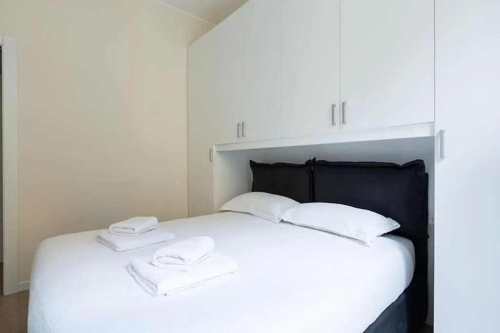 Repubblica Apartment Milan